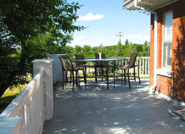 Wakamow Heights Bed&Breakfast Moose Jaw Exterior foto